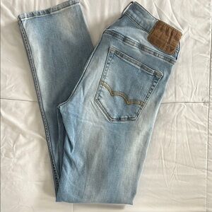 American Eagle Light Blue Jeans 30 x 32 Active Flex